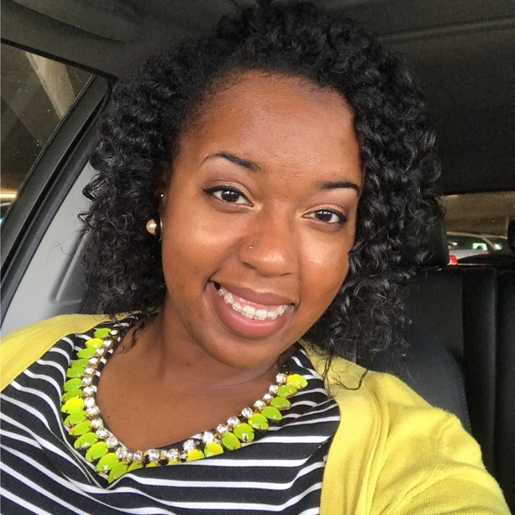 Meet your Posher, Jocelyn - Picture 2 of 4